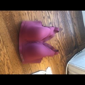 Victors secret sports bra!